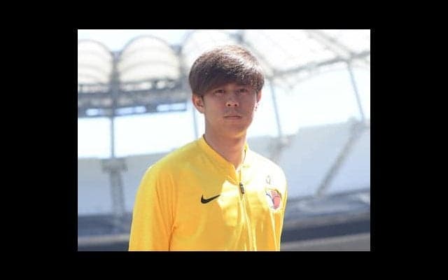 内田篤人の薫陶を受ける安西幸輝。「いつか背番号２をつけたい」