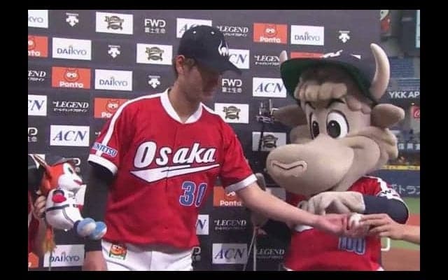 オリK-鈴木「4度目の正直」　待望プロ初勝利で女房役に感謝「高城のおかげ」