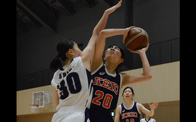 【バスケ（女子）】１年生も臆せずプレー／第２３回（女子）慶関バスケットボール定期戦vs関大