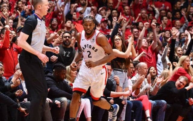 ラプターズが延長戦を制して初勝利、36得点のレナード「戦い続けないといけない」