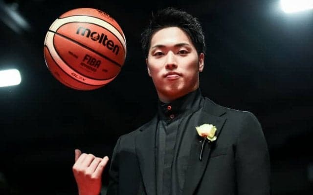 大学を中退しBへ、新たな道を切り拓いた新人王の岡田侑大「2年でも早くプロに」