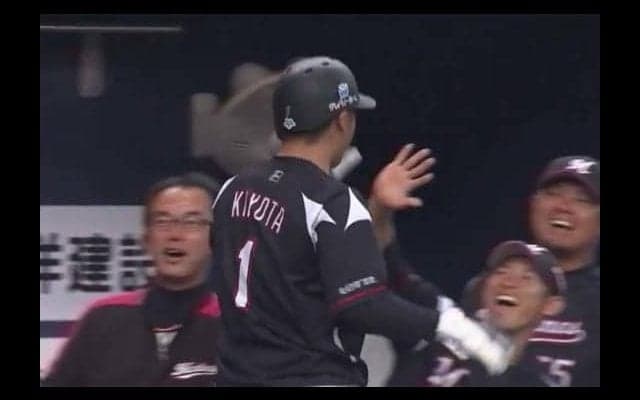 ロッテ清田、一時逆転の鮮やか3ラン「うまくバットが出てくれました」