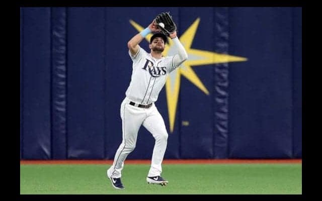レイズ中堅手が今季MLB最速162キロ補殺！　驚愕バックホームに球場どよめく