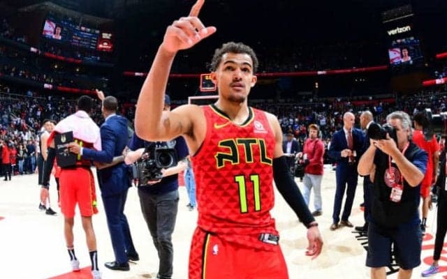 ホークスの将来を背負うトレイ・ヤング、プレーオフの『予習』のため現地観戦へ