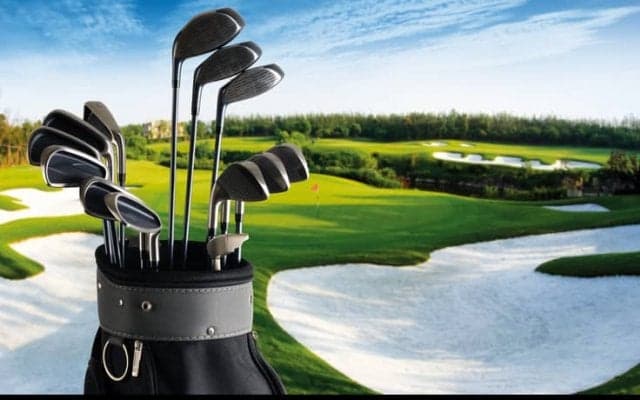 初めてのゴルフクラブ選び。予算は？ そもそも何本買えばいいの？