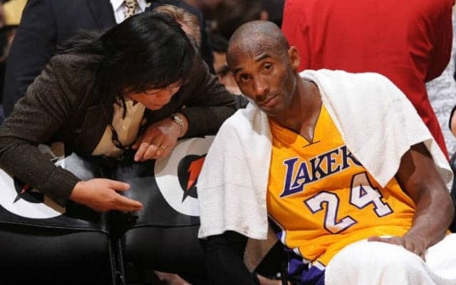 王朝復活へ追い風、晩年のコービーの肉体を支えた理学療法士がレイカーズに復帰