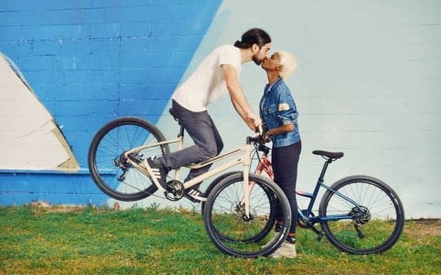 軽量アルミニウム構造で乗り心地の良いフィットネスバイク「Treadwell」発売