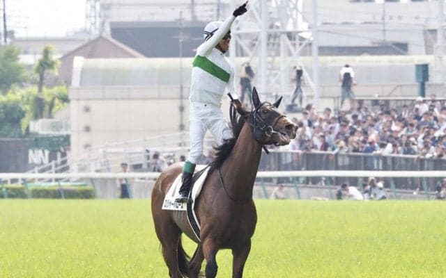 【日本ダービー】浜中俊悲願のダービー制覇！ロジャーバローズを勝利に導く