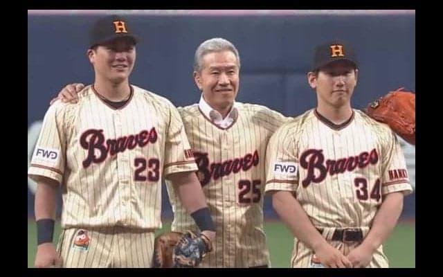 史上最強のサブマリン・山田久志氏が始球式　往年の投球フォームに球場沸く