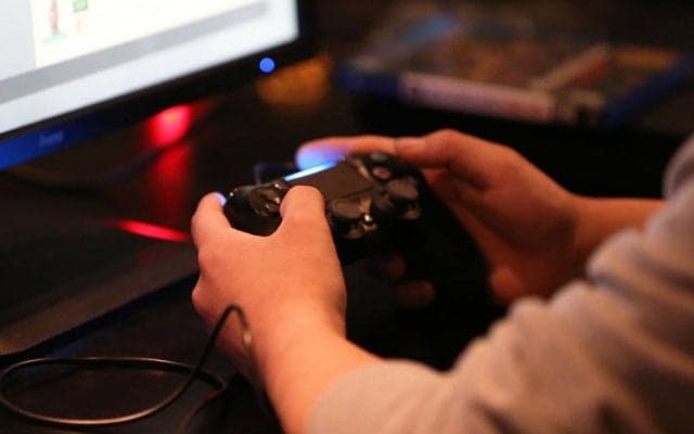 【eスポーツ選手向けセルフケア動画コラム#02】親指や母指球の疲労回復のツボ「魚際（ギョサイ）」