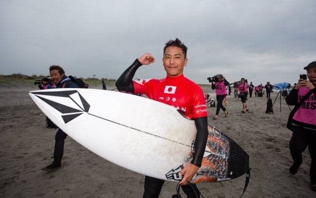 初代王者は女子松田、男子村上！「第1回ジャパンオープンオブサーフィン」