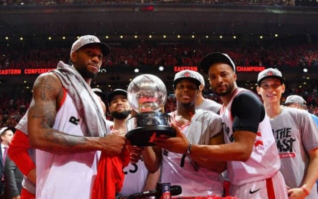 レナードに牽引されたラプターズが逆転勝利、球団創設24年目で初のファイナル進出