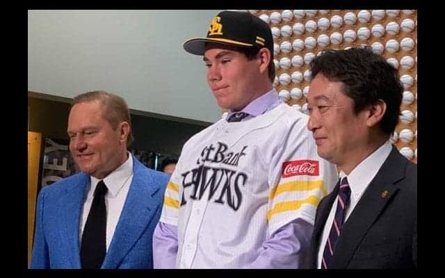 鷹が獲得の米ドラ1右腕スチュワートが入団会見「いいと思ったもの選んだ」　背番号は2
