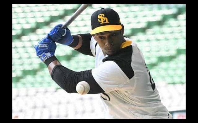 鷹グラシアル、3戦連続ホームラン！　3戦計7打点に「チームの勝ちが一番」