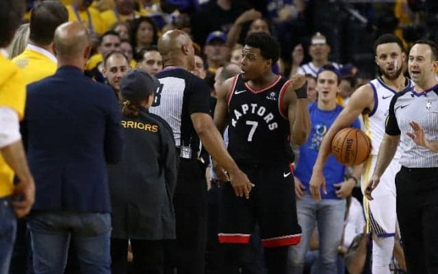 カイル・ラウリーを押しのけ罵倒したウォリアーズ共同オーナーの愚行に『厳罰』