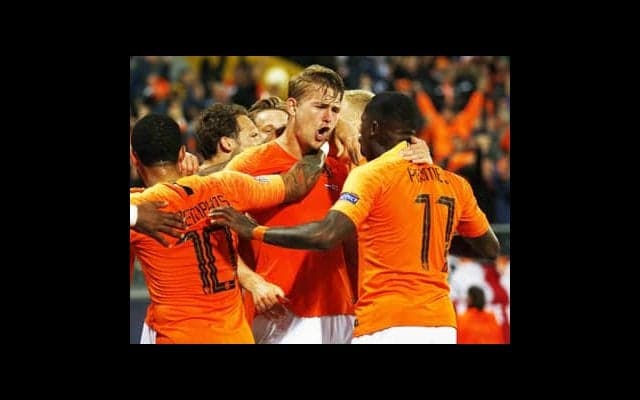 １年前と違うオーラ。オランダ代表がサッカー大国復活へイケイケだ