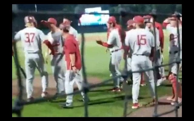 【MLB】珍ドラフト指名の瞬間　知らせを受けたのは…ネクストバッターズサークル!?