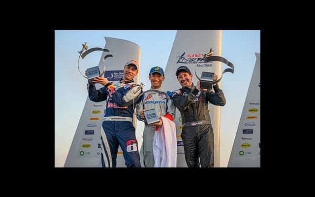 室屋義秀が最後のエアレース王者へ。勝敗のカギを握る新ルールへの対応