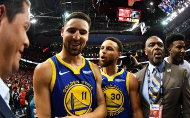 『スプラッシュブラザーズ』のクラッチシュートで辛勝、生き延びたウォリアーズ