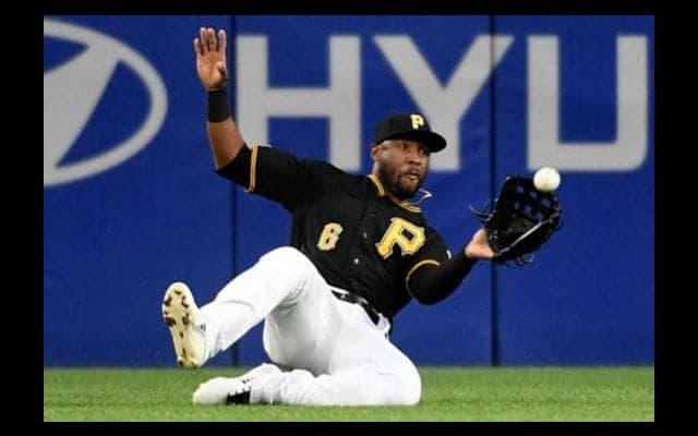 【MLB】センターからの160キロ超“剛速球補殺”に絶賛の声「素敵」「最高の肩の持ち主」