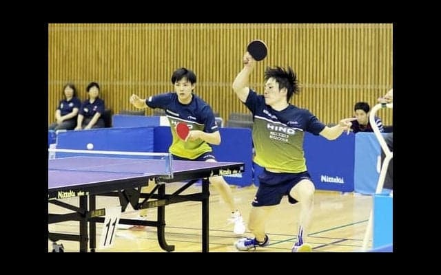 ルーキー皆川の2点取りで日野自動車がリコーを破る金星＜前期日本卓球リーグ豊田大会・男子1部＞
