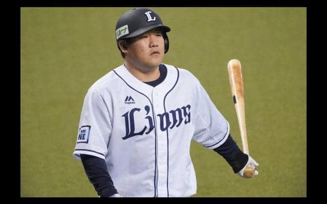 西武中村、同級生の阪神岩田に“おかわり”炸裂！　通算400本塁打まであと2本