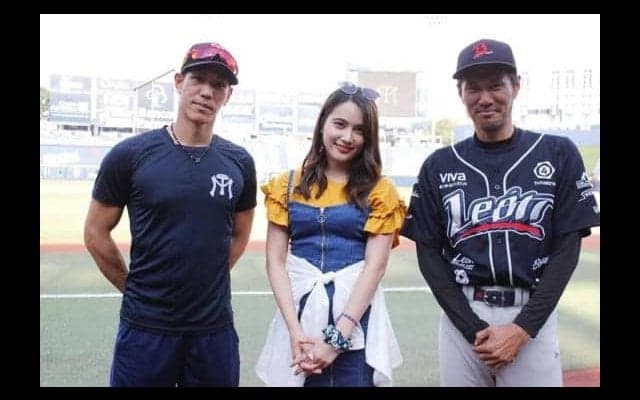 メキシコ在住のAKB入山杏奈さん、久保vs荒波の“元DeNA対決”で始球式に登場