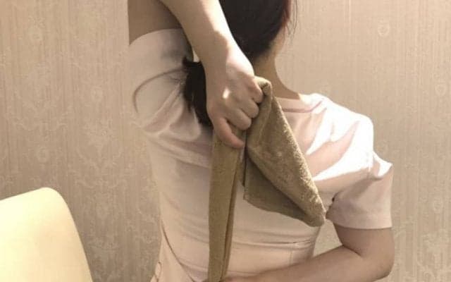 肩周りのストレッチをしよう！（肩甲骨の外側から腕にかけて）