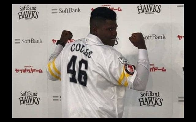 鷹はなぜ9人もの外国人選手を抱えるのか？　育成のコラスを支配下登録