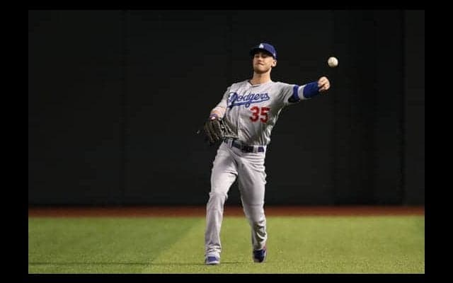【MLB】前代未聞!?　ベリンジャー目当てに女性ファンが2日連続で乱入「何てことだ」