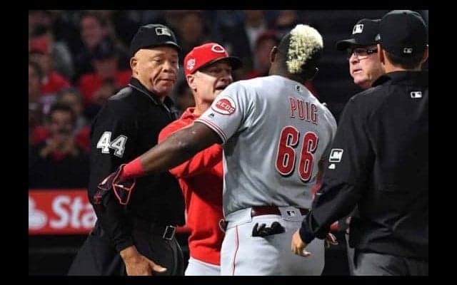 【MLB】プイグ、退場宣告に激昂→ヘルメット＆バット投げで不満爆発　ベル監督も退場処分
