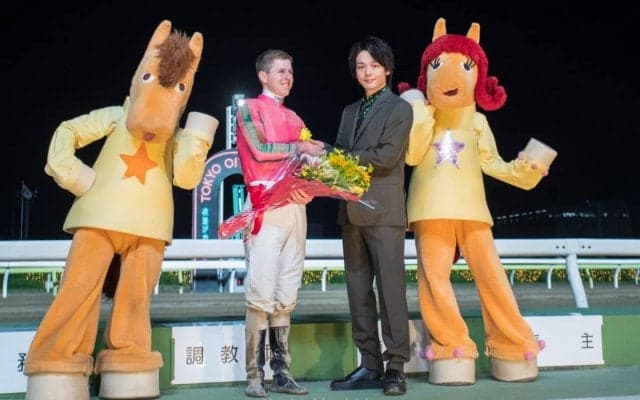 【帝王賞】レーン「折り合いに集中」オメガパフュームが大外一気！