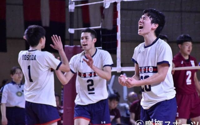 【バレーボール】伝統の一戦！奮闘も僅かに及ばず　男子戦／今年も宿敵の壁を崩せず、悔しいストレート負け　女子戦／第８３回早慶バレーボール定期戦