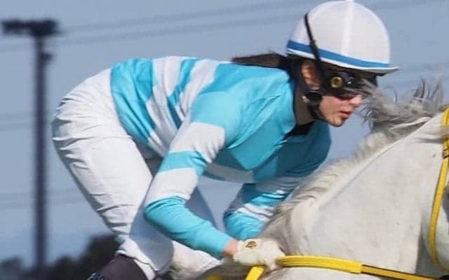 【ウィメンジョッキーズWC】藤田菜七子が海外初勝利！堂々の差し切りを見せる