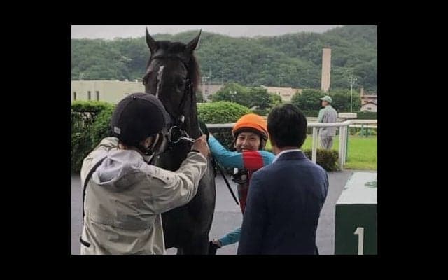 【ラジオNIKKEI賞】田辺「外枠を引けたのは良かった」ブレイキングドーンが重賞初制覇