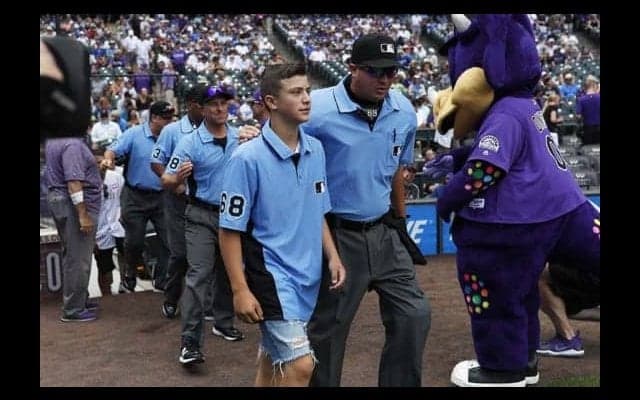 大人たちの“大乱闘”に巻き込まれた13歳審判が感激のMLBデビュー　「野球は素晴らしい」