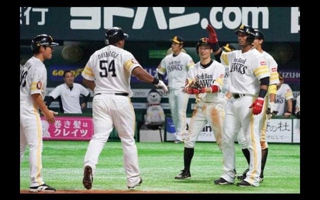 鷹デスパイネが劇的グランドスラム！　好投の和田に2勝目権利贈る一撃