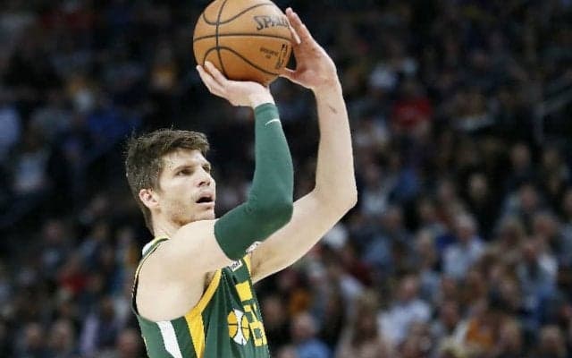 サンズにトレード後解雇予定のカイル・コーバー争奪戦にレイカーズらが参戦