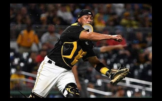【MLB】圧巻の“キャノン砲”発動　パイレーツ捕手の二盗阻止スローにファン喝采「完璧」