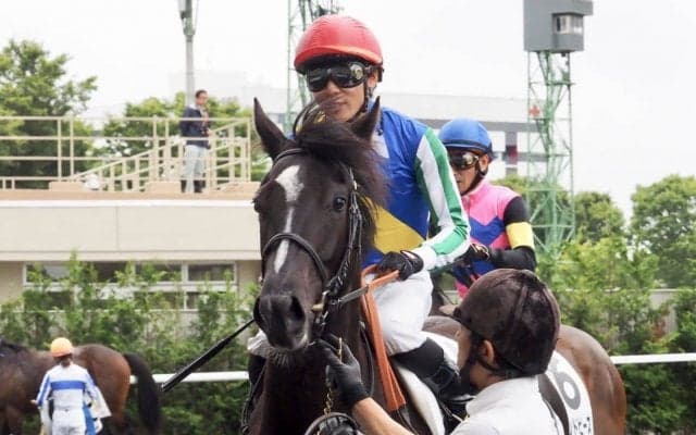 【日曜福島/新馬6R】三浦「上のクラスでもやれる」ホープホワイトがデビューV！