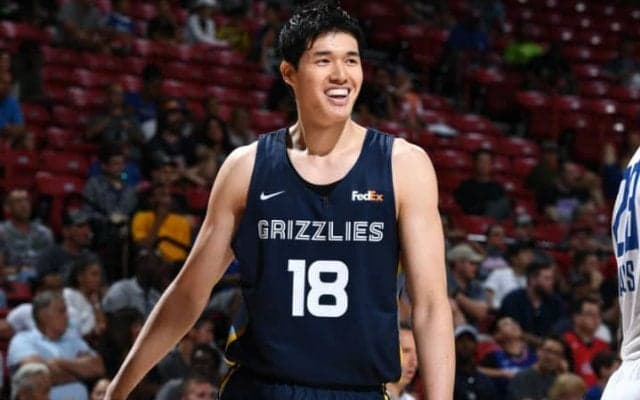 サマーリーグで主役を演じる渡邊雄太が12得点7リバウンド、4試合連続で2桁得点