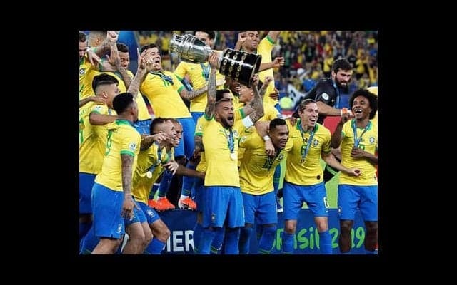 コパ優勝も、不安げなネイマールの姿が象徴するブラジルの未来