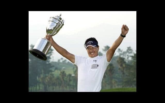 体で模したキレイな「く」の字。石川遼の「第２章」はこれからだ