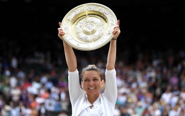 ウィンブルドンの芝を駆け抜けた全力疾走の13km。ハレプが初栄冠