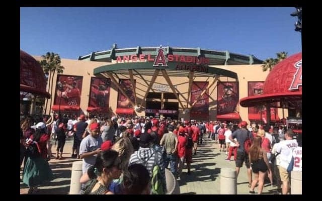 【MLB】大谷のボブルヘッド人形を求め、開場前からファンの列　「3番・DH」でスタメン