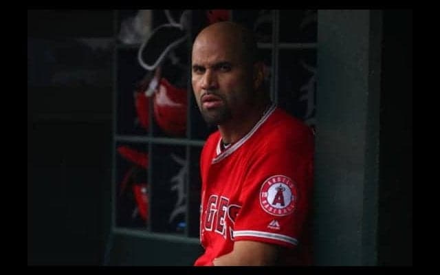 【MLB】危険タックル外野手への報復死球？　乱闘寸前の騒ぎで大谷もベンチから出てくる