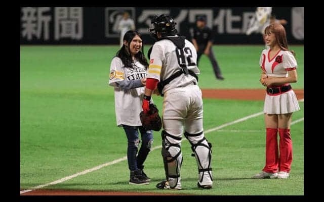 始球式とウグイス嬢の珍アルバイト　夢の時間に「ずっとふわふわしていて、夢みたい」