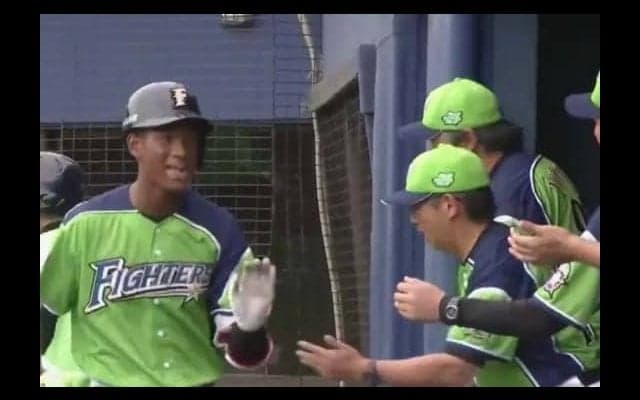 日本ハムドラ4万波、DeNA東から逆転8号3ラン！　弾丸ライナーで左翼席に突き刺す