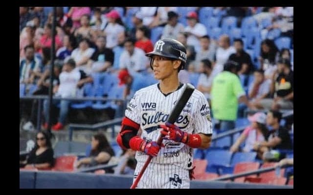 元DeNA荒波、スターマンらと再会＆本拠地“凱旋”を報告　「やっと再会できました」