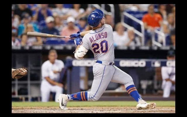 【MLB】本塁打競争Vの新人大砲の“バット折り”にブーイング殺到「退場」「これは罰金」